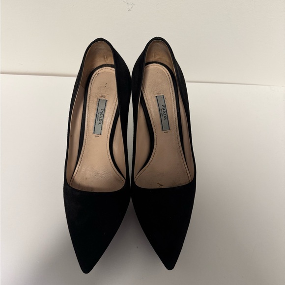 Prada black pointed toe suede heels - Picture 2 of 8